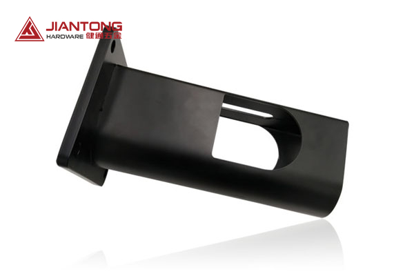 防撞梁沖壓，焊接